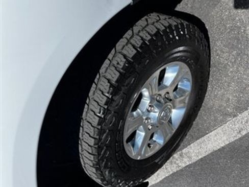 Used 2024 RAM 2500 Big Horn w/ Off Road Package AWD/4WD image 18