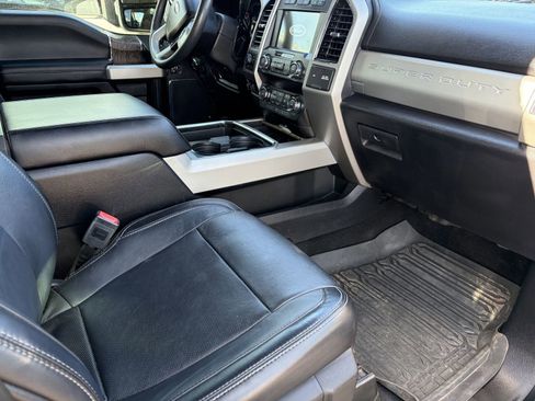 Used 2019 Ford F250 Lariat w/ Lariat Ultimate Package AWD/4WD image 8