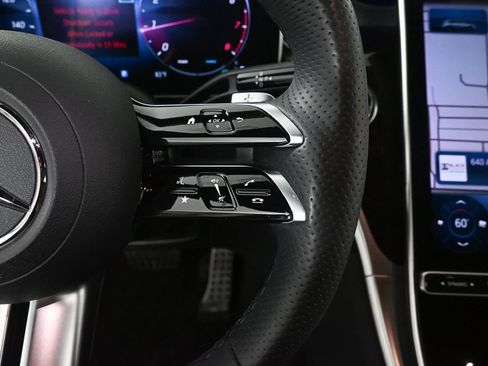 Used 2024 Mercedes-Benz GLC 300 image 11