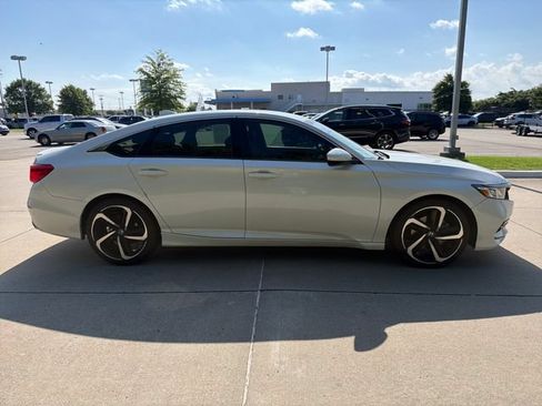 Used 2020 Honda Accord Sport image 6