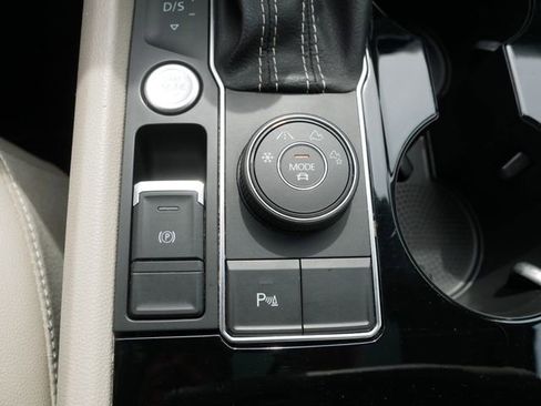 Certified 2023 Volkswagen Atlas SE w/ Panoramic Sunroof Package image 30