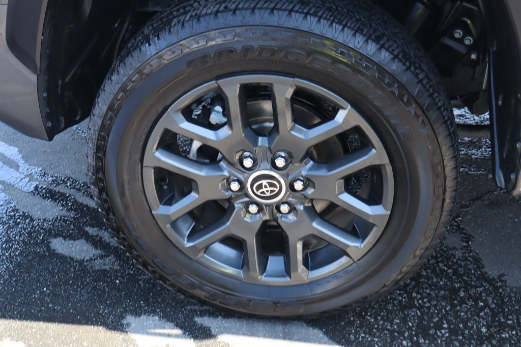 Used 2023 Toyota Tundra SR5 w/ SR5 Convenience Package AWD/4WD image 11