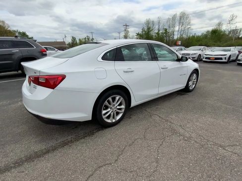 Used 2017 Chevrolet Malibu LT FWD image 8