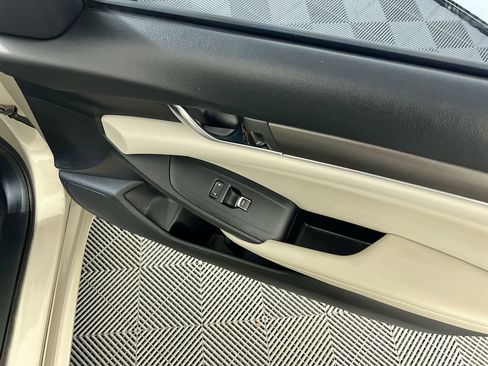 Used 2018 Honda Accord LX image 29