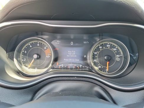 Used 2023 Jeep Cherokee Altitude Lux AWD/4WD image 24