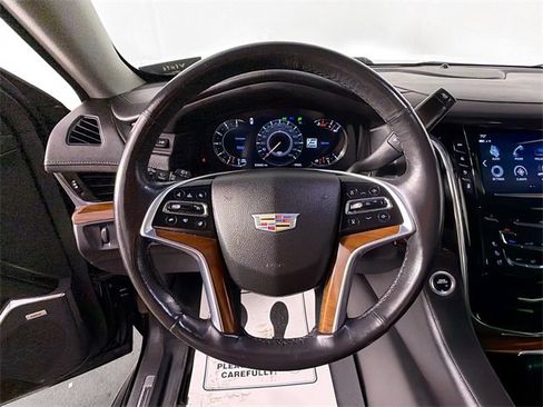 Used 2018 Cadillac Escalade Premium Luxury image 11