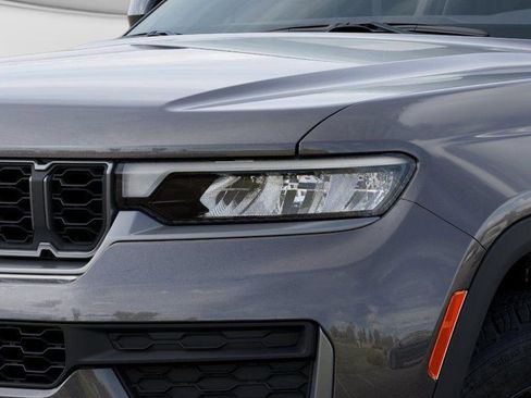 New 2026 Jeep Grand Cherokee 4WD image 10