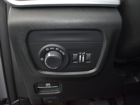 New 2026 Jeep Grand Cherokee Altitude AWD/4WD image 12