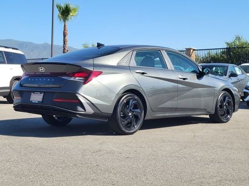New 2026 Hyundai Elantra SEL Sport FWD image 4