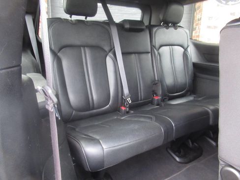 Used 2024 Jeep Wagoneer Series II AWD/4WD image 11