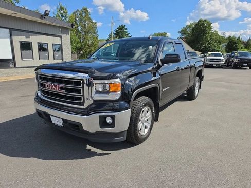 Used 2015 GMC Sierra 1500 SLE w/ SLE Value Package AWD/4WD image 3