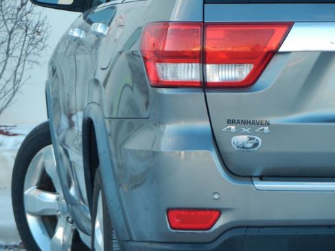 Used 2012 Jeep Grand Cherokee Overland Summit image 1