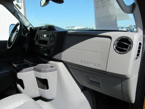 Used 2022 Ford E-350 and Econoline 350 Super Duty RWD image 15