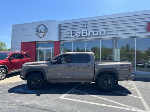 Certified 2024 Nissan Frontier PRO-4X w/ Pro Premium Package AWD/4WD image 2