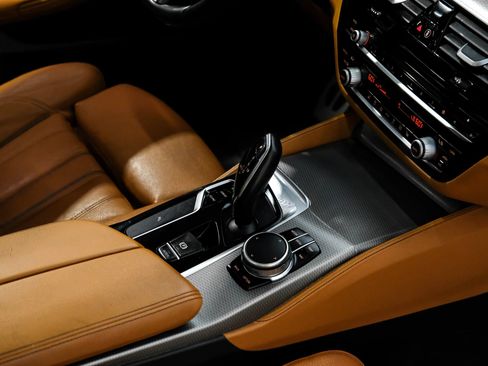 Used 2018 BMW 530i RWD image 33