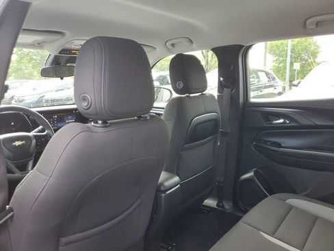 Used 2024 Chevrolet TrailBlazer LS FWD image 12