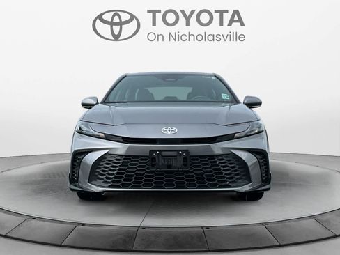 Used 2025 Toyota Camry Hybrid FWD image 8