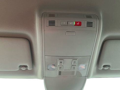 New 2025 Volkswagen Taos SE image 19