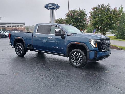 Used 2025 GMC Sierra 2500 Denali Ultimate AWD/4WD image 2