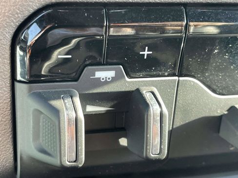 Used 2024 RAM 2500 Big Horn w/ Bed Utility Group image 34