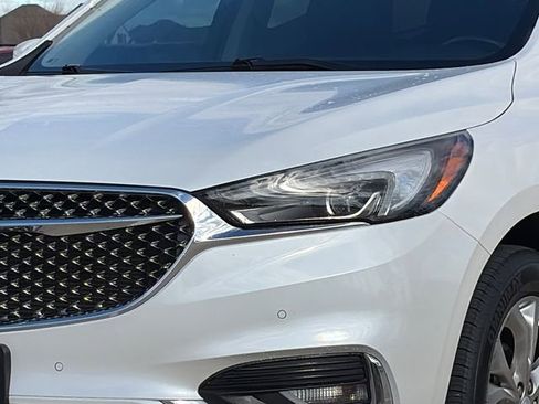 Used 2020 Buick Enclave Avenir w/ Avenir Technology Package FWD image 4