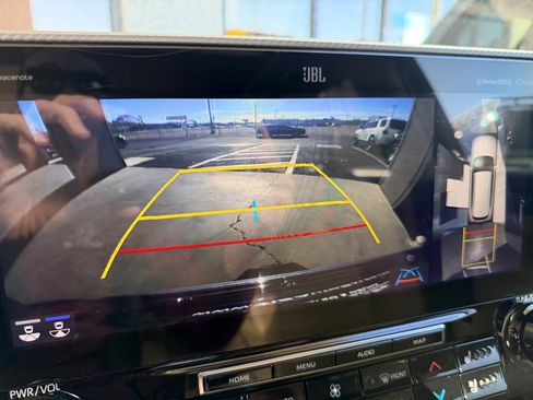 Used 2022 Toyota Highlander Platinum image 17