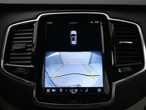 Used 2023 Volvo XC90 T8 Plus image 22