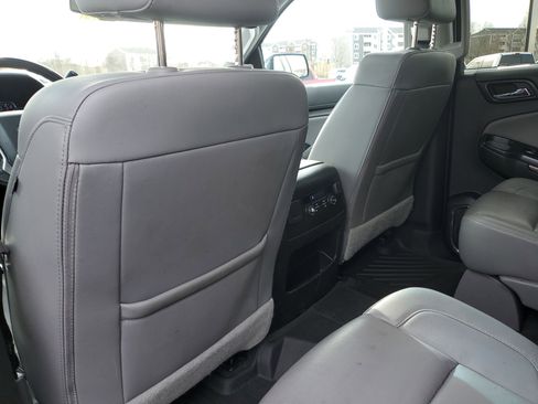 Used 2019 Chevrolet Tahoe LT w/ Luxury Package image 16