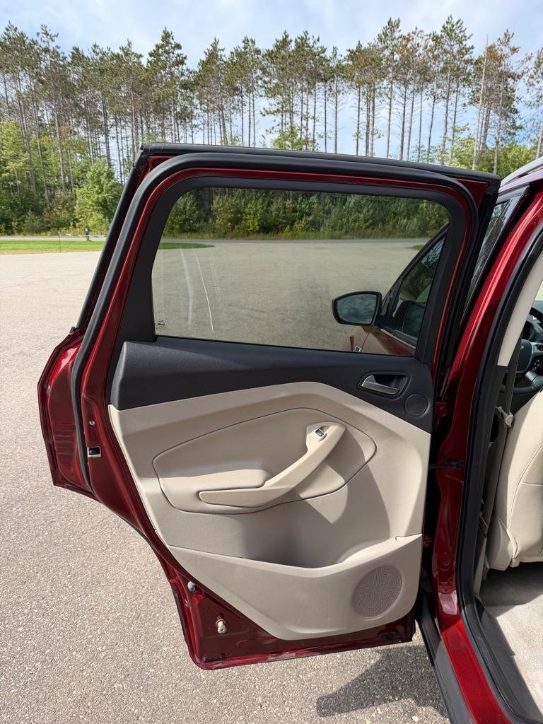 Used 2014 Ford Escape Titanium w/ Equipment Group 401A AWD/4WD image 14