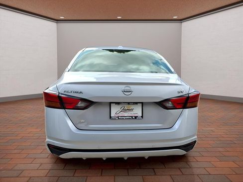 Used 2024 Nissan Altima 2.5 SV FWD image 4