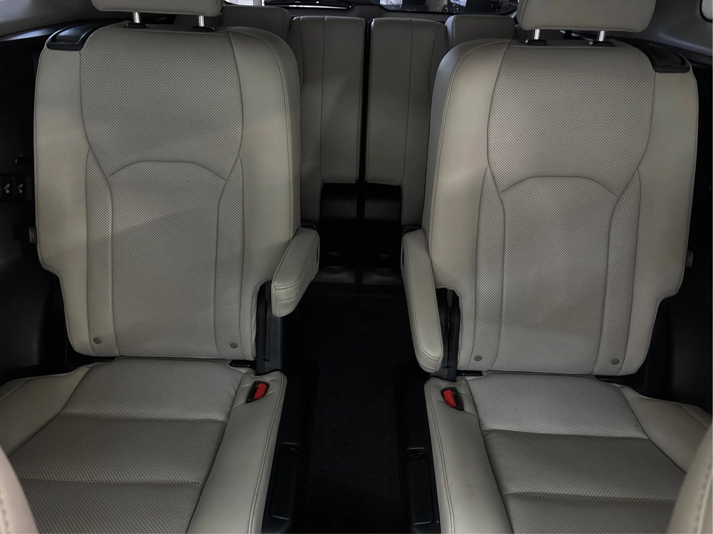 Used 2020 Lexus RX 350L Premium w/ Premium Package AWD/4WD image 47