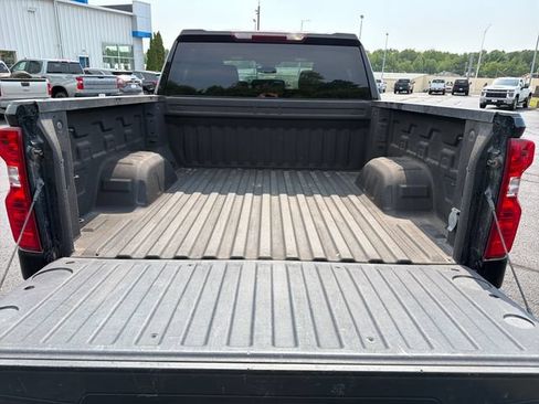 Used 2024 Chevrolet Silverado 1500 Custom Trail Boss w/ Turbomax Blackout Package AWD/4WD image 5