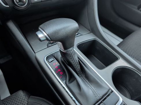 Used 2020 Kia Optima LX image 16