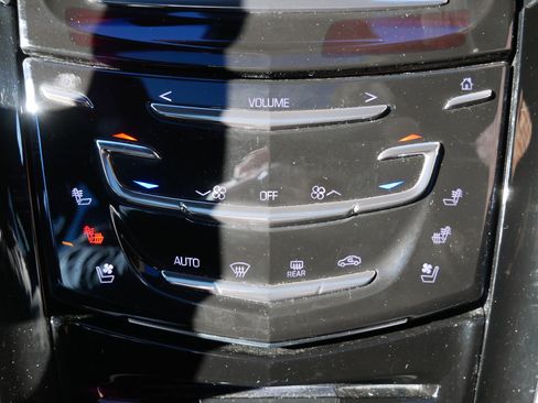 Used 2020 Cadillac Escalade Platinum image 19