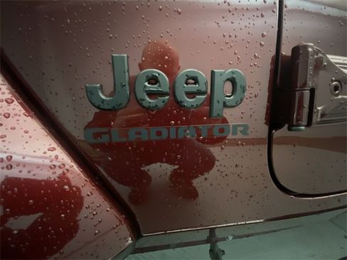 Used 2021 Jeep Gladiator Willys image 25