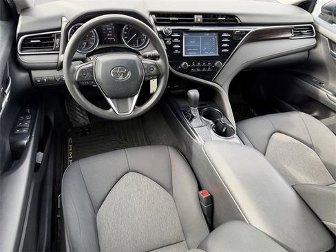 Used 2019 Toyota Camry LE image 33