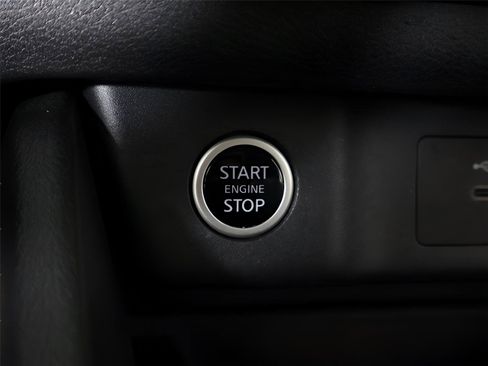 Used 2023 Nissan Rogue SV image 36