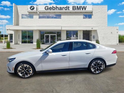 New 2026 BMW 530i xDrive w/ Premium Package image 4