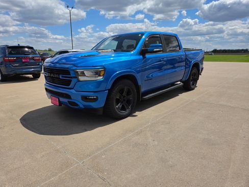 Used 2022 RAM 1500 Laramie w/ Sport Appearance Package AWD/4WD image 4