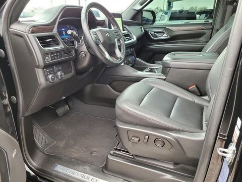 Used 2023 Chevrolet Suburban Z71 w/ Luxury Package image 2