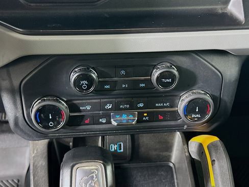 Used 2022 Ford Bronco Badlands w/ Sasquatch Package AWD/4WD image 24