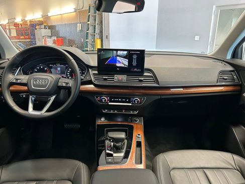 Used 2021 Audi Q5 2.0T Premium w/ Convenience Package image 9