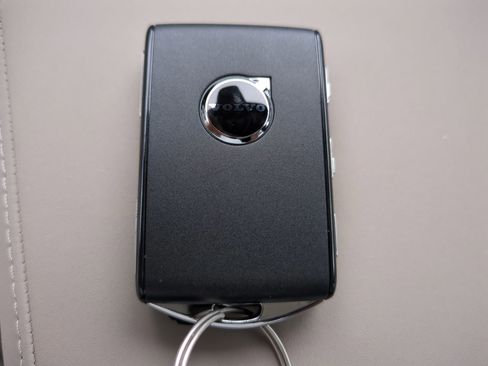 New 2026 Volvo XC90 B6 Plus w/ Protection Package Premier image 26