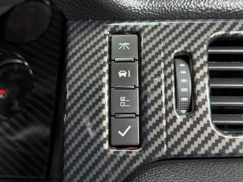 Used 2009 Chevrolet Avalanche LTZ AWD/4WD image 34