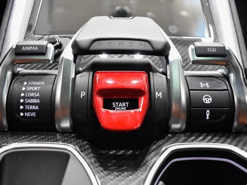 Used 2022 Lamborghini Urus AWD/4WD image 28