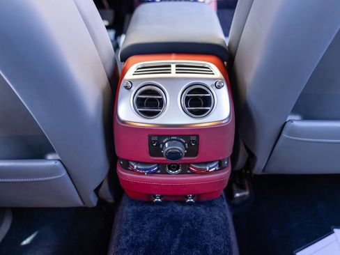 Used 2017 Rolls-Royce Ghost image 49