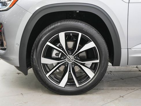 Used 2024 Volkswagen Atlas SEL Premium R-Line AWD/4WD image 29