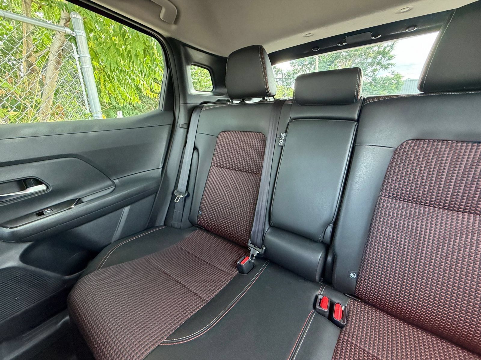 Used 2026 Nissan Kicks SR FWD image 37