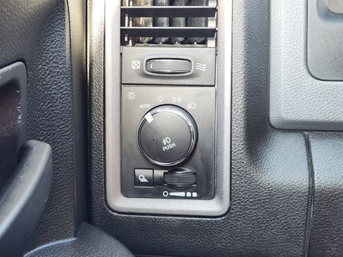Used 2019 RAM 1500 Express w/ Express Value Package RWD image 16