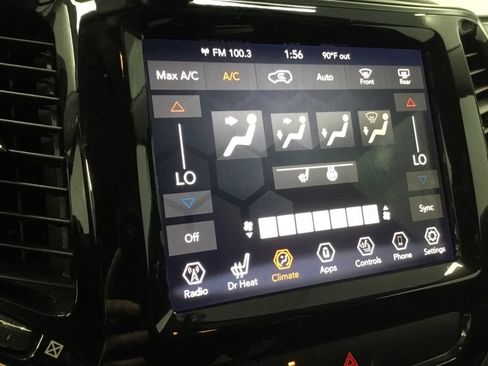 Used 2019 Jeep Cherokee Limited AWD/4WD image 19